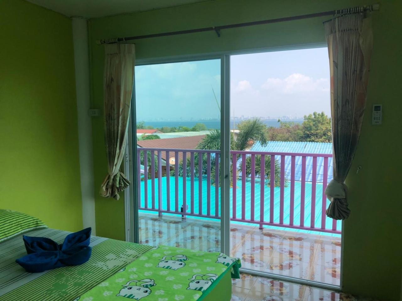 Bann Pa Su Hotel Ko Lan Exterior photo