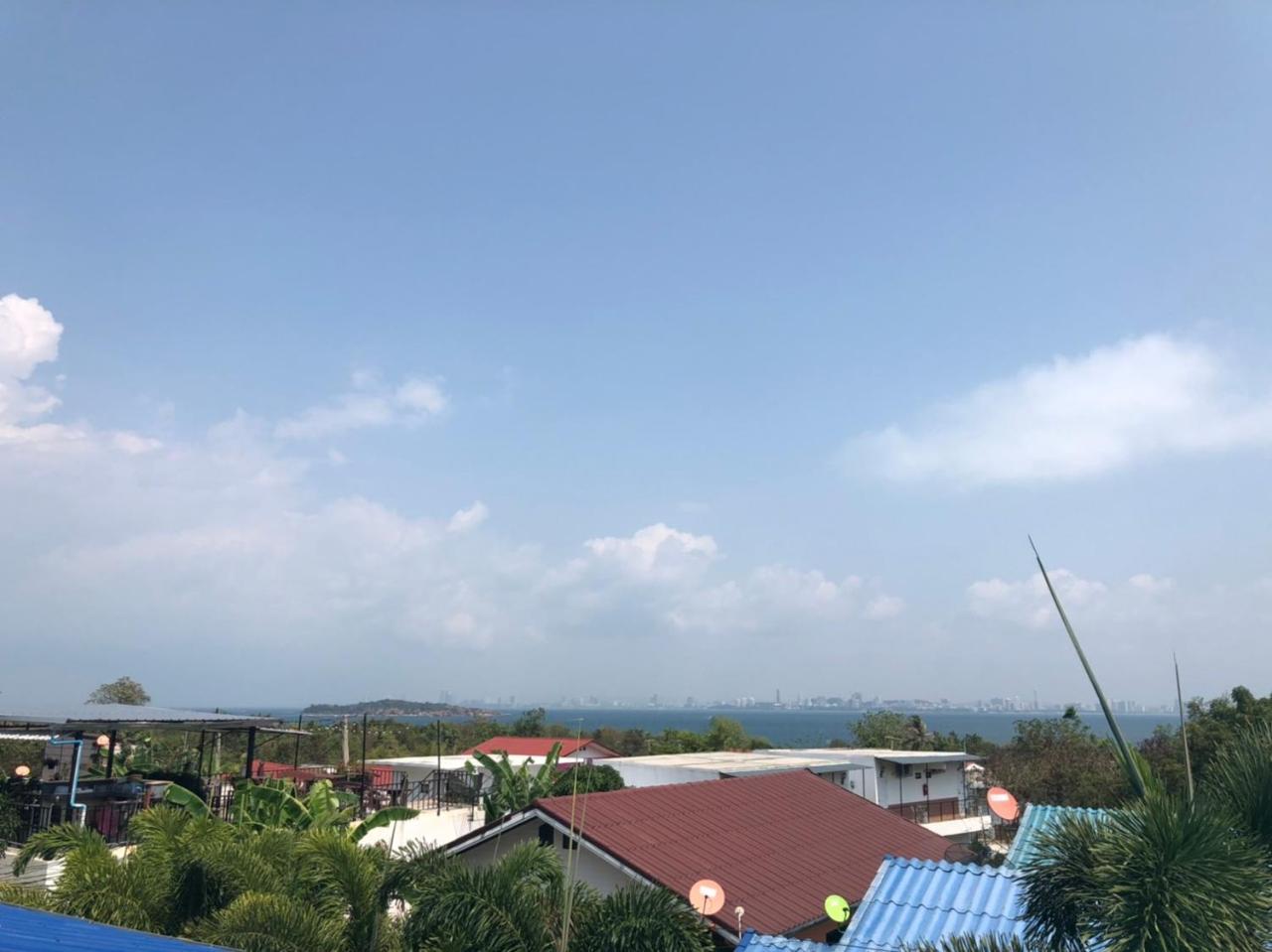 Bann Pa Su Hotel Ko Lan Exterior photo