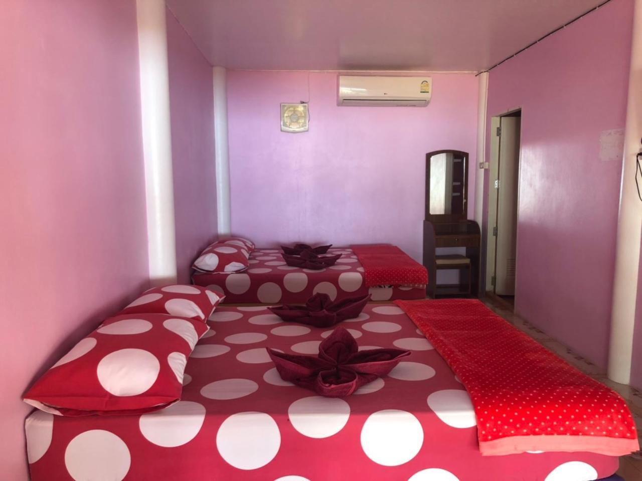 Bann Pa Su Hotel Ko Lan Exterior photo