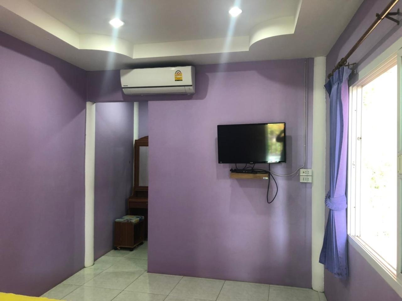 Bann Pa Su Hotel Ko Lan Exterior photo