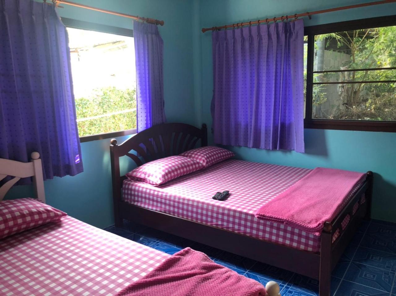 Bann Pa Su Hotel Ko Lan Exterior photo